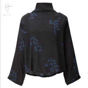 Uniqlo Hana Tajima tie back long sleeve blouse